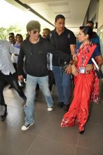 Shahrukh Khan snapped in Mumbai on 24th Sept 2012 (16).JPG